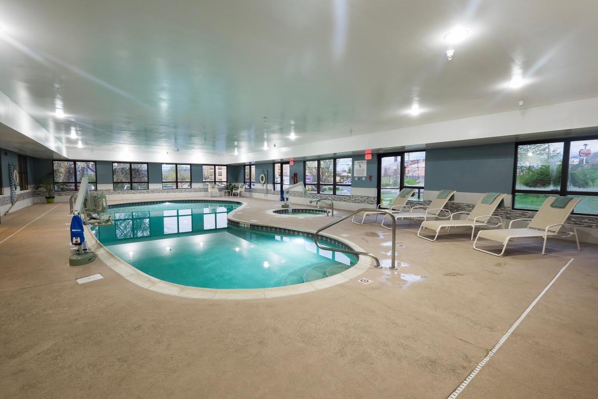 Hotel Wingate By Wyndham Waynesboro Extérieur photo