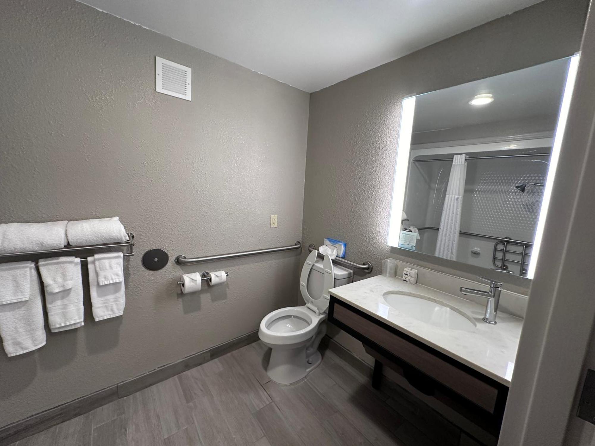 Hotel Wingate By Wyndham Waynesboro Extérieur photo